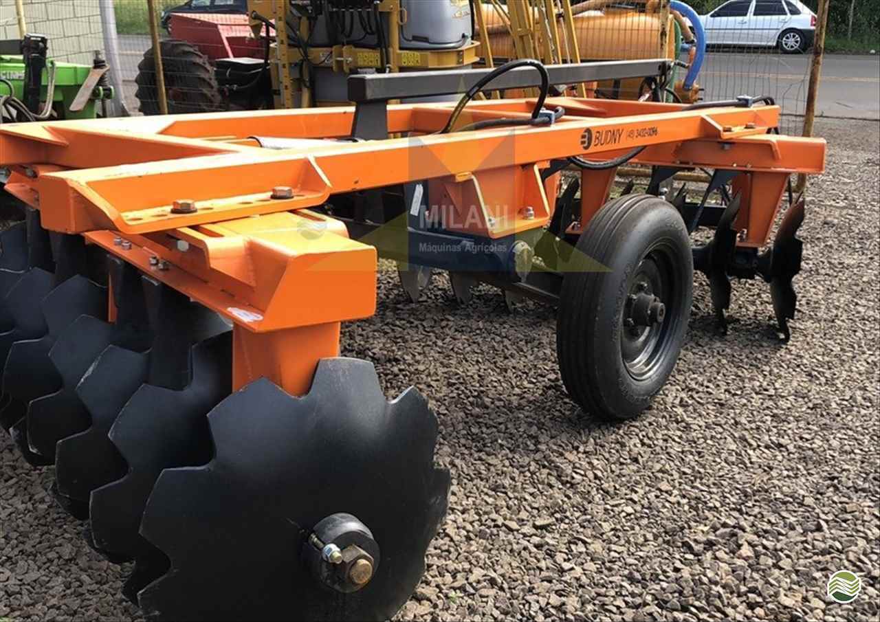 IMPLEMENTOS AGRICOLAS GRADE ARADORA ARADORA 16 DISCOS Milani Máquinas FRANCISCO BELTRAO PARANÁ PR